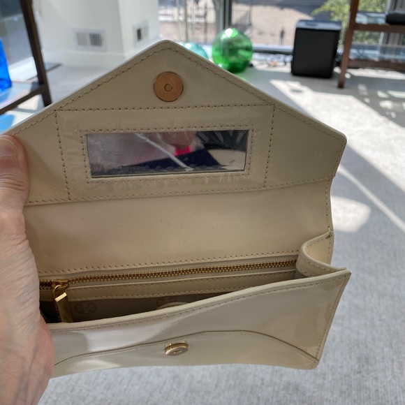 Tory Burch Envelope Clutch - Picture 3 of 8